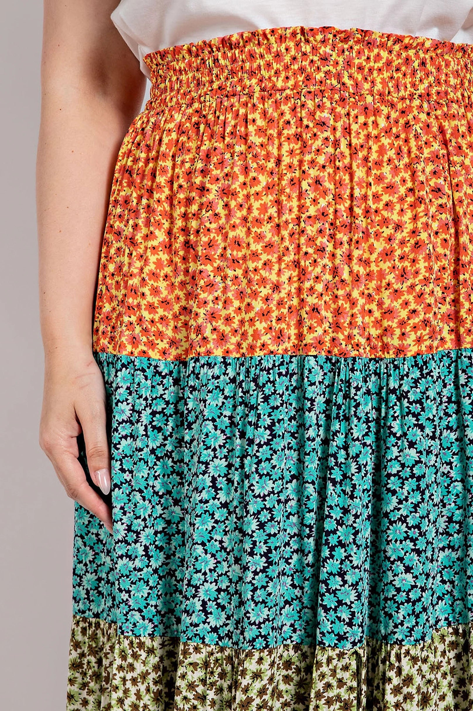 Ditsy floral color block skirt with front slit