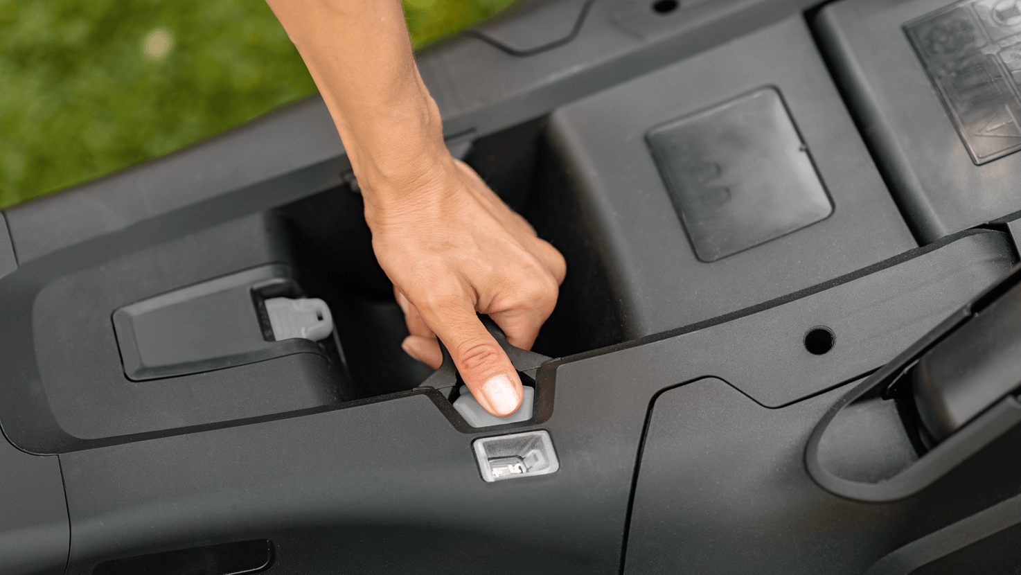 New Genuine Bosch 06008B9707 Rotak 36-750 Cordless Lawnmower