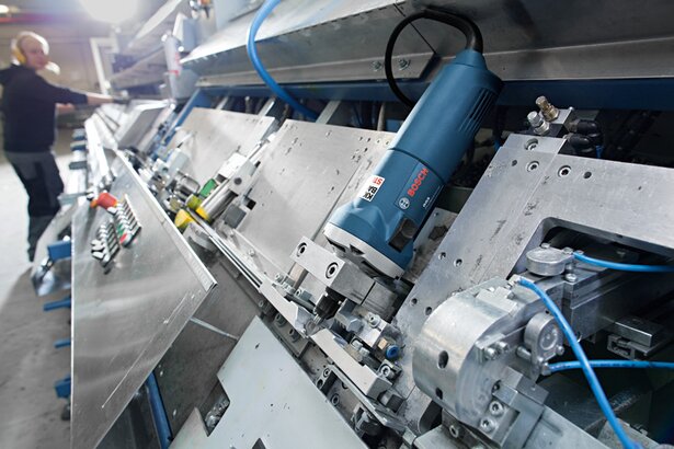 New Genuine Bosch 0601220100 GGS 28 CE Professional Straight Grinder