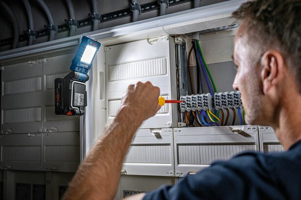 New Genuine Bosch 0601443600 GLI 18V-800 Professional Cordless Light