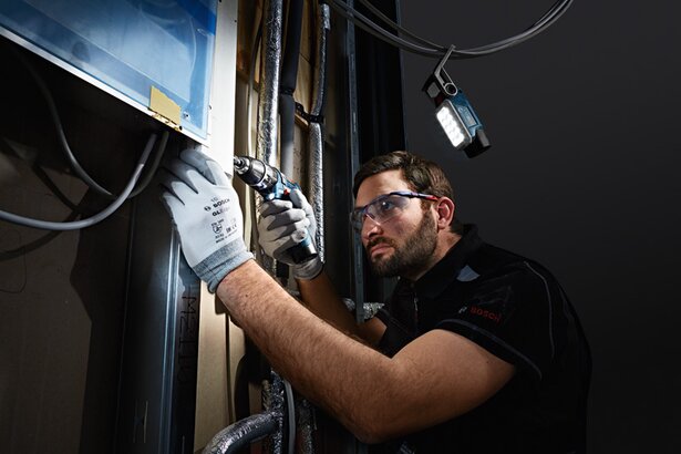 New Genuine Bosch 06014A0000 GLI 12V-330 Professional Cordless Light