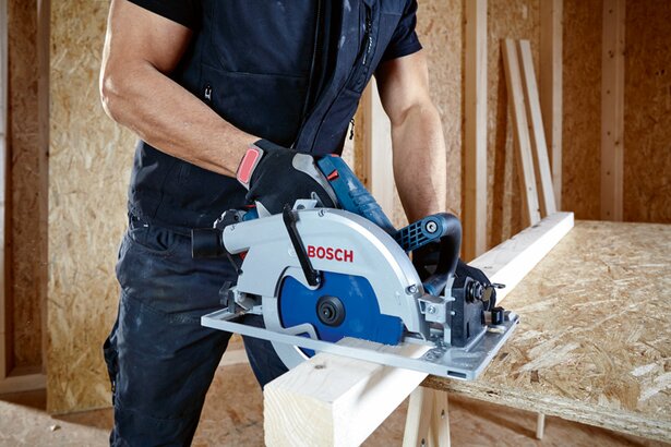 New Genuine Bosch 06016B5100 GKS 18V-68 GC Professional Cordless Circular Saw