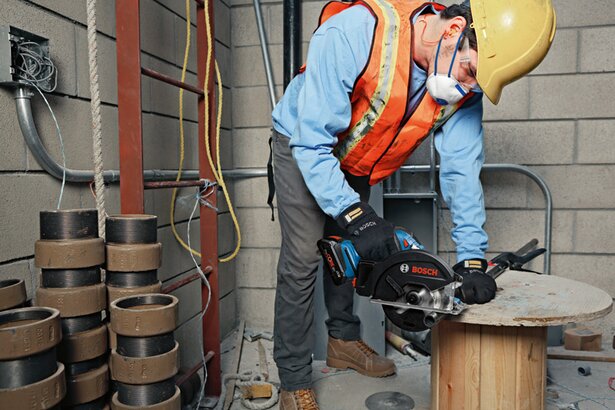 New Genuine Bosch 06016B8000 GKM 18V-50 Professional Cordless Circular Saw