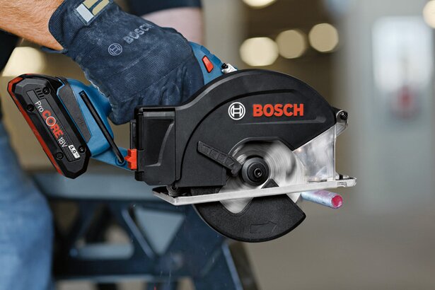 New Genuine Bosch 06016B8001 GKM 18V-50 Professional Cordless Circular Saw