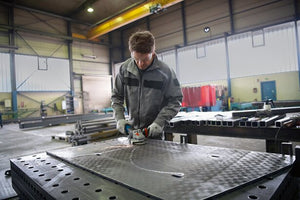 New Genuine Bosch 06017D0200 GWS 17-125 Professional Angle Grinder