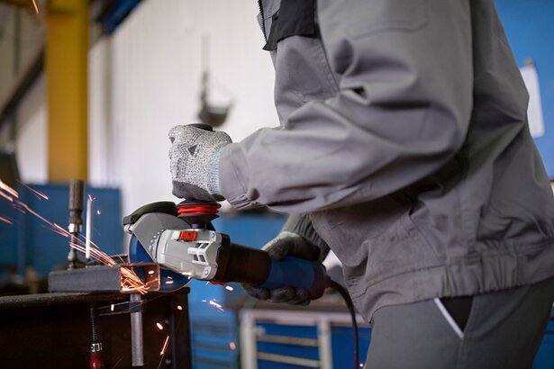 New Genuine Bosch 06017D0200 GWS 17-125 Professional Angle Grinder