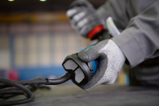 New Genuine Bosch 06017D2300 GWX 17-125 S Professional Angle Grinder with X-LOCK