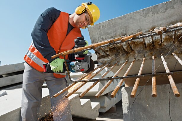 New Genuine Bosch 06019G350B GWS 18V-10 SC Professional Cordless Angle Grinder