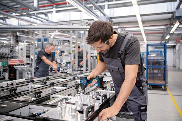 New Genuine Bosch 06019J0101 GDR 18V-210 C Professional Cordless Impact Driver