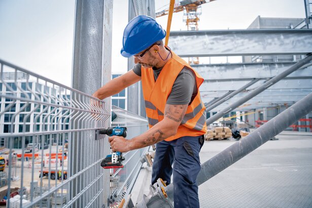 New Genuine Bosch 06019J0300 GDS 18V-210 C Professional Cordless Impact Wrench