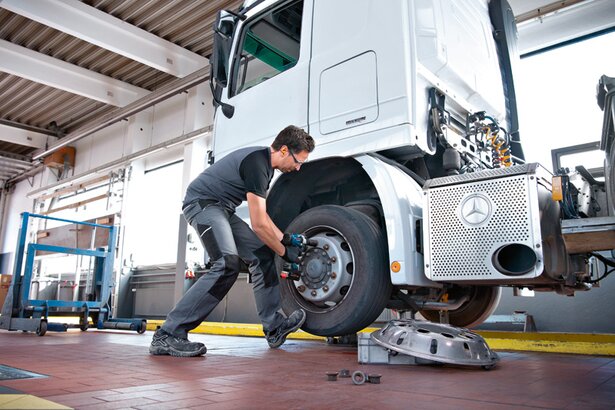 New Genuine Bosch 06019J8501 GDS 18V-1050 H Professional Cordless Impact Wrench