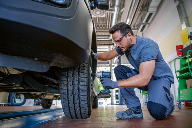 New Genuine Bosch 06019K4101 GDS 18V-450 PC Professional Cordless Impact Wrench