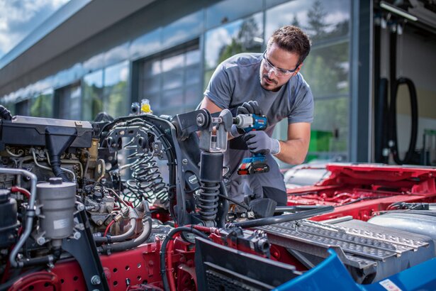 New Genuine Bosch 06019K4101 GDS 18V-450 PC Professional Cordless Impact Wrench