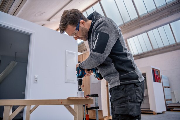 New Genuine Bosch 06019K6100 GSB 18V-90 C Professional Cordless Combi