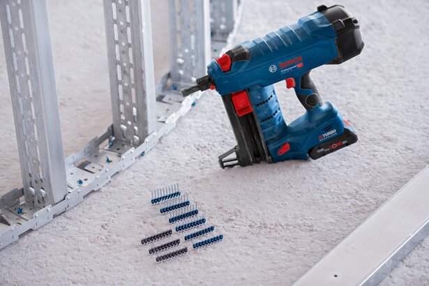 New Genuine Bosch 06019L7000 GNB 18V-38 Professional Cordless Concrete Nailer