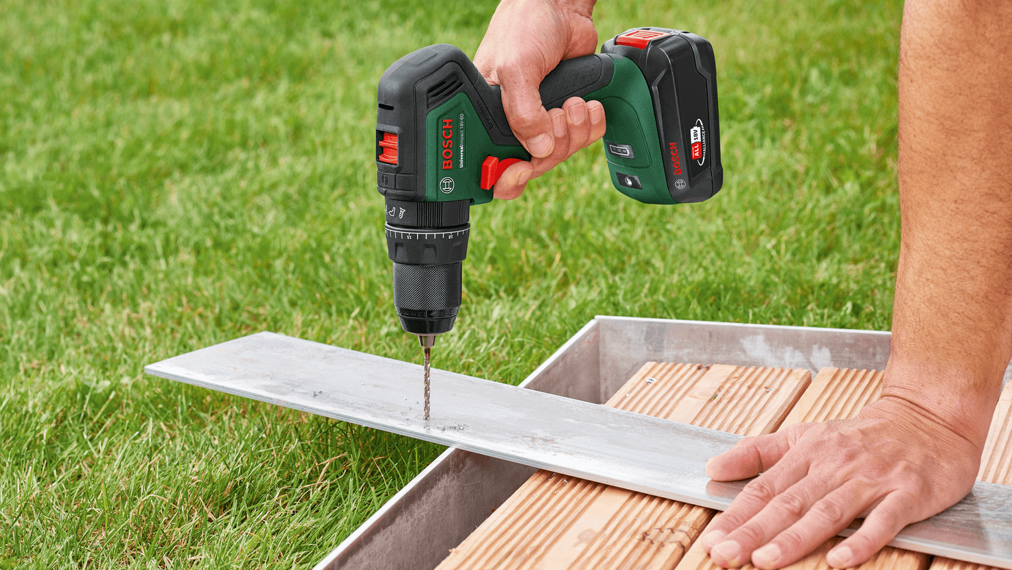 New Genuine Bosch 06039D7100 Impact 18V-60 Cordless Impact Drill