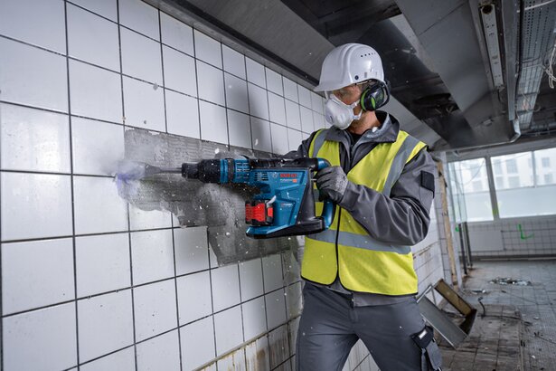 New Genuine Bosch 0611917100 GBH 18V-40 C Professional Cordless Rotary Hammer