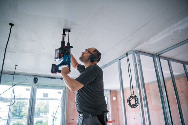 New Genuine Bosch 0611919000 GBH 18V-28 DC Professional Cordless Rotary Hammer