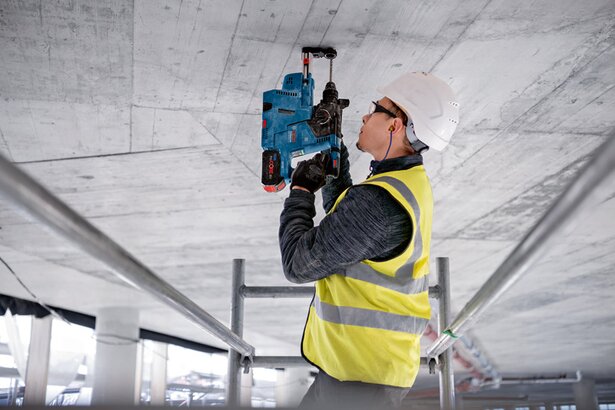 New Genuine Bosch 0611923001 GBH 18V-24 C Professional Cordless Rotary Hammer