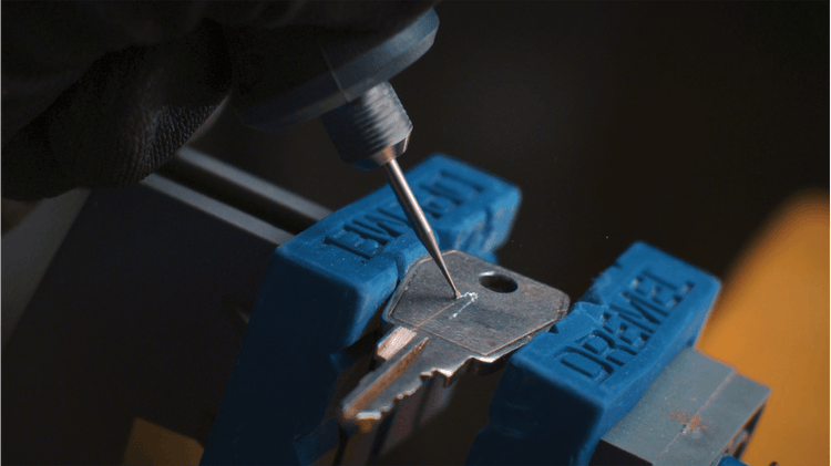 New Genuine Dremel 26150108JA Engraving Cutter 0,8 mm (108) Carving / Engraving