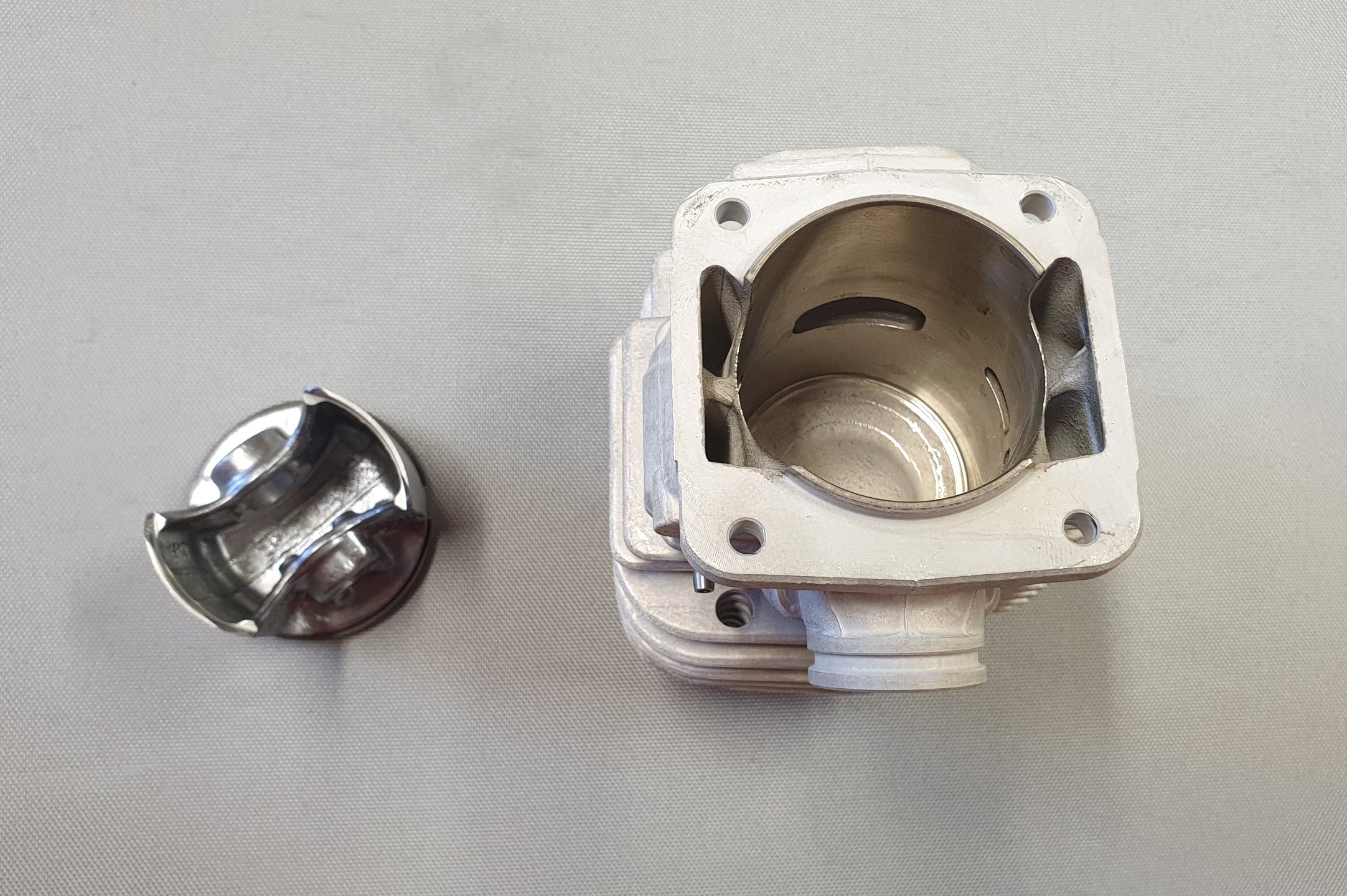 New Genuine Makita 038130071 Cylinder+Piston D=52