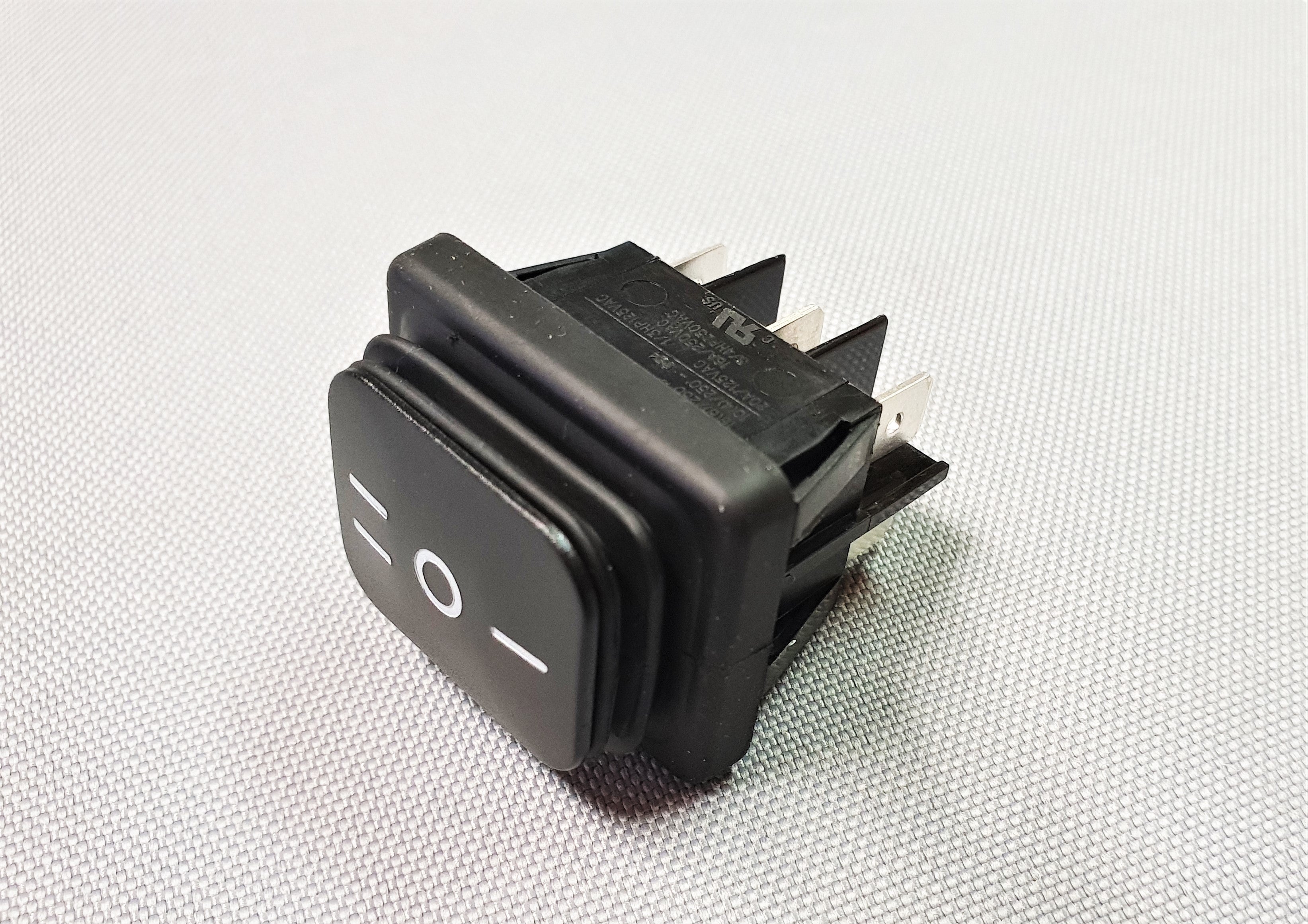 New Genuine Makita 107404541 Switch I-O-IIVC2010L for VC2010L