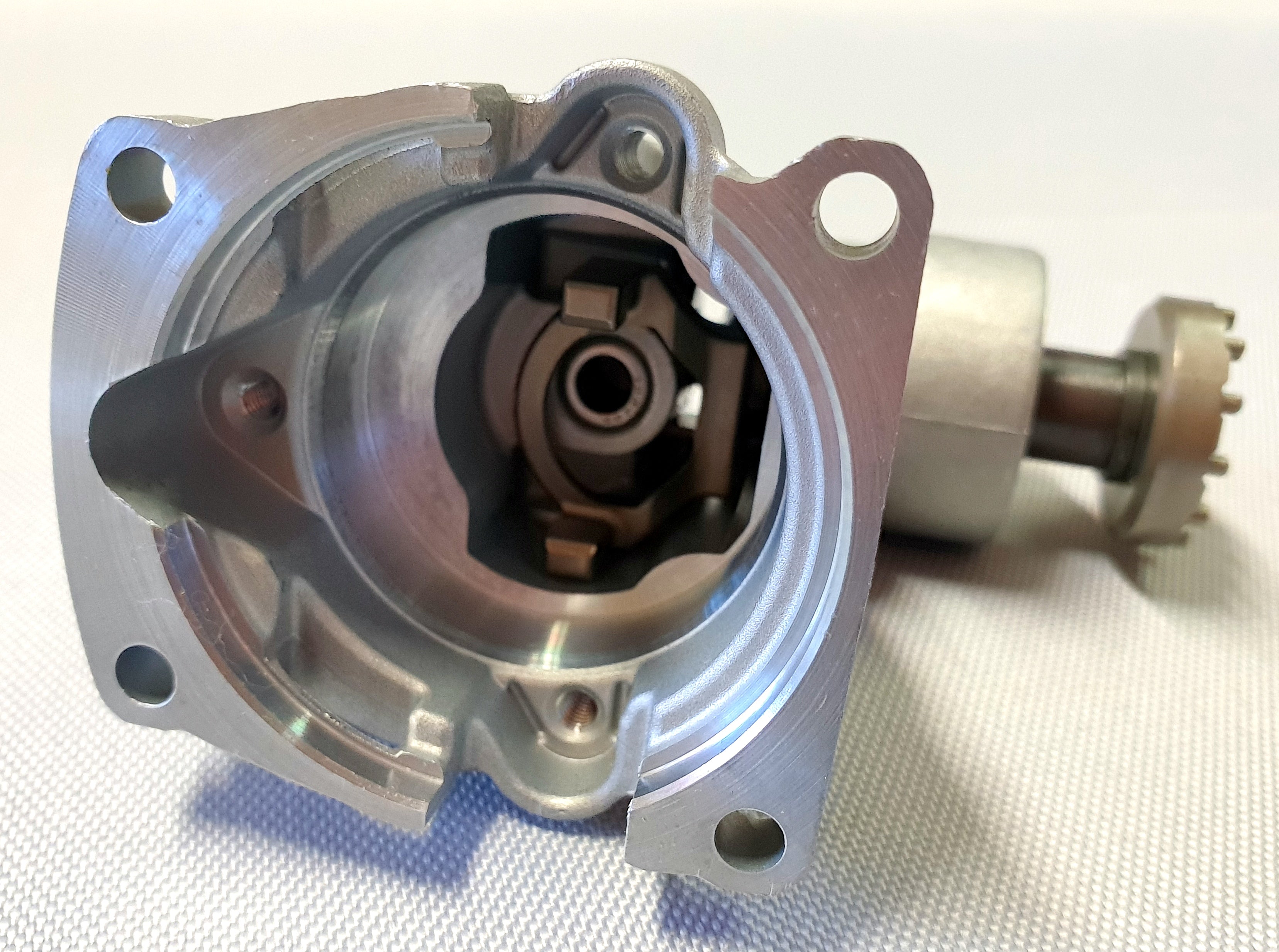 New Genuine Makita 142400-9 Crank Housing Complete DTM50 BTM50 BTM40 LXMT02