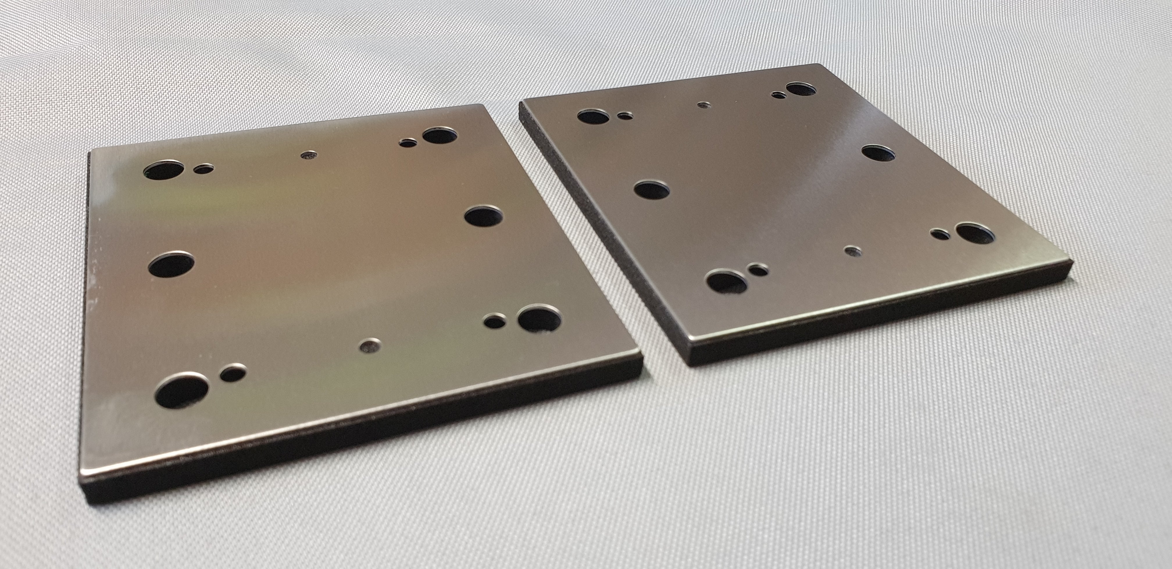 New Genuine Makita 158324-9 Pad Complete 2 pcs for BO4556 BO4556K