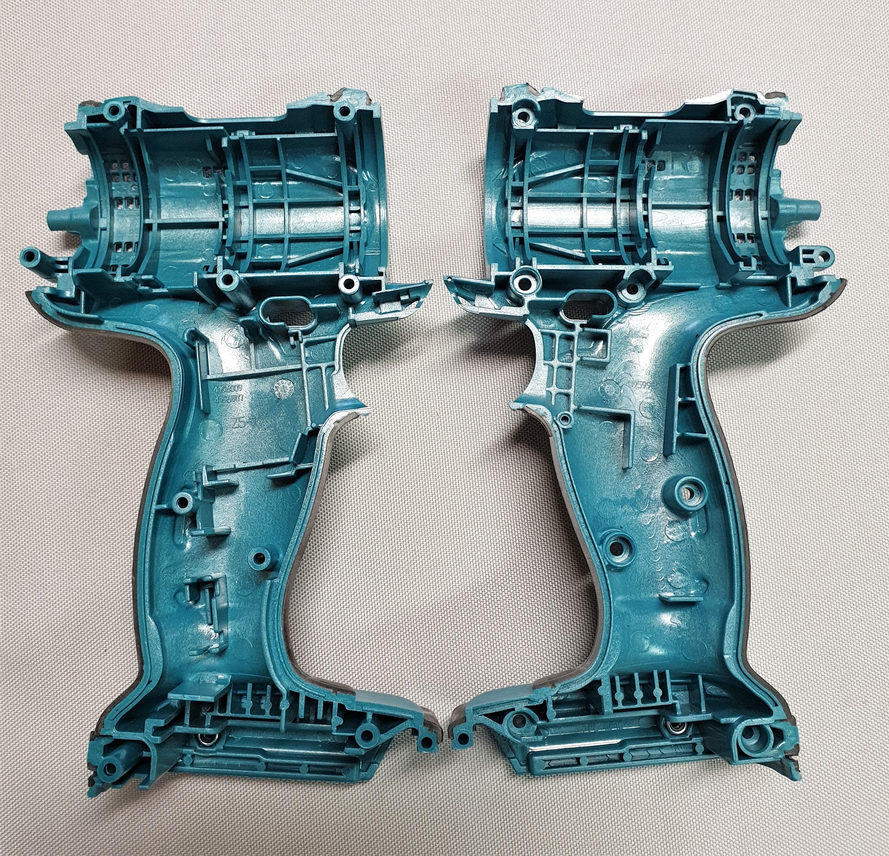 New Genuine Makita 188238-8 housing set for DF452D BHP452