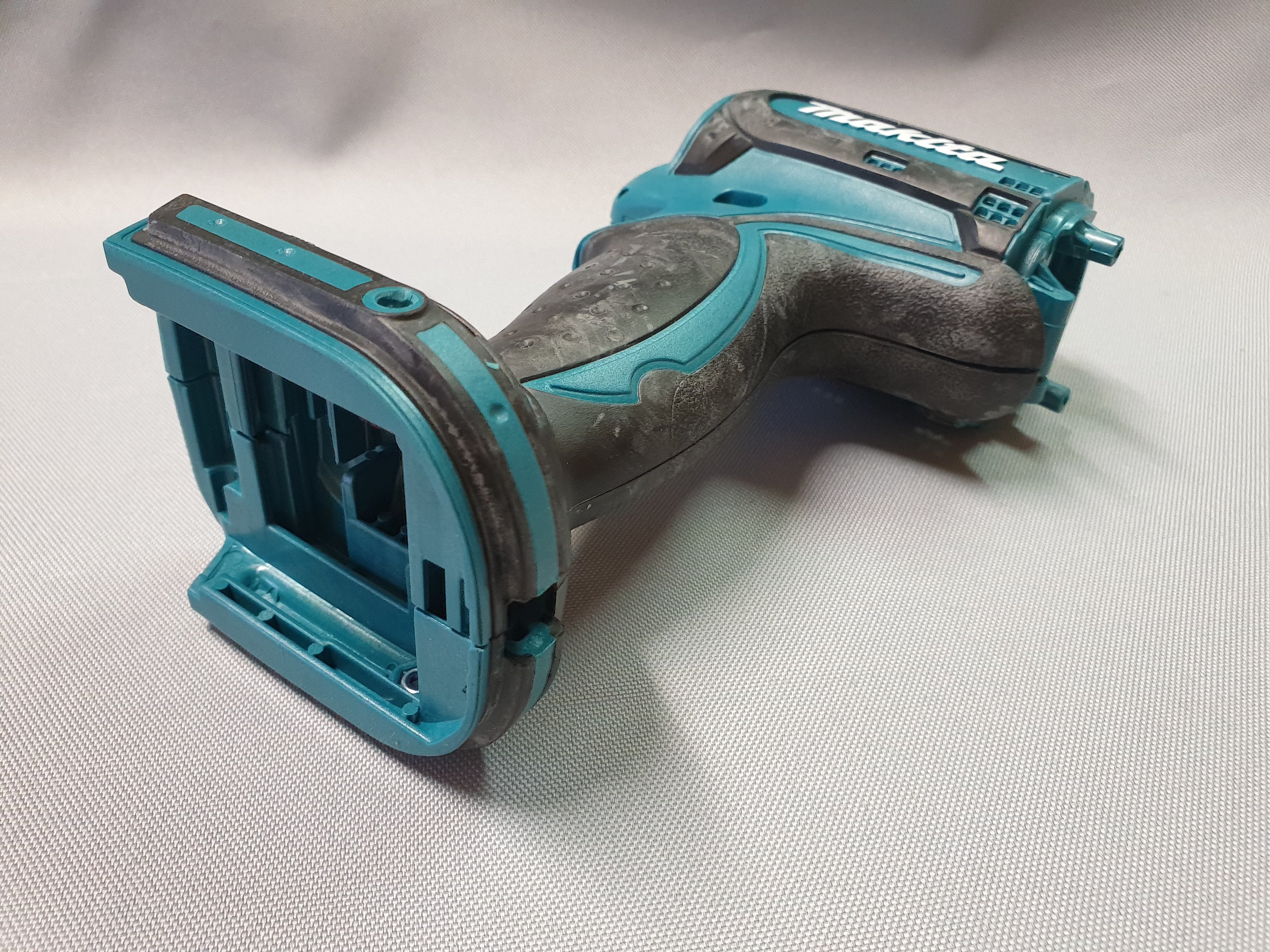 New Genuine Makita 188238-8 housing set for DF452D BHP452