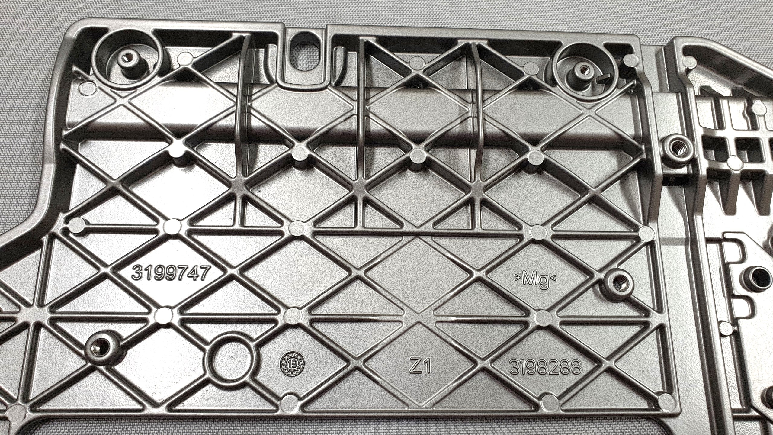 New Genuine Makita 319974-7 Base for HS004G