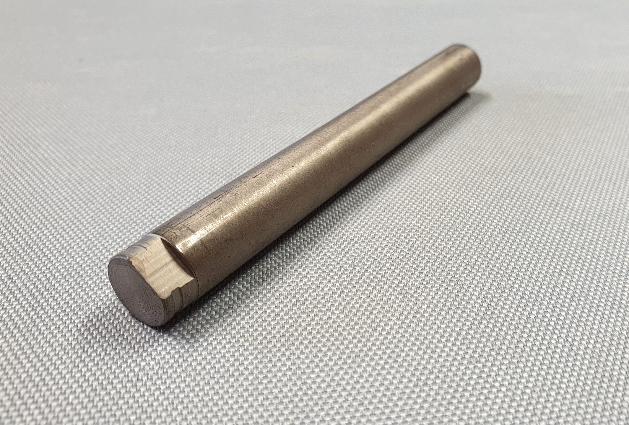 New Genuine Makita 325108-2 Tension Roller Shaft