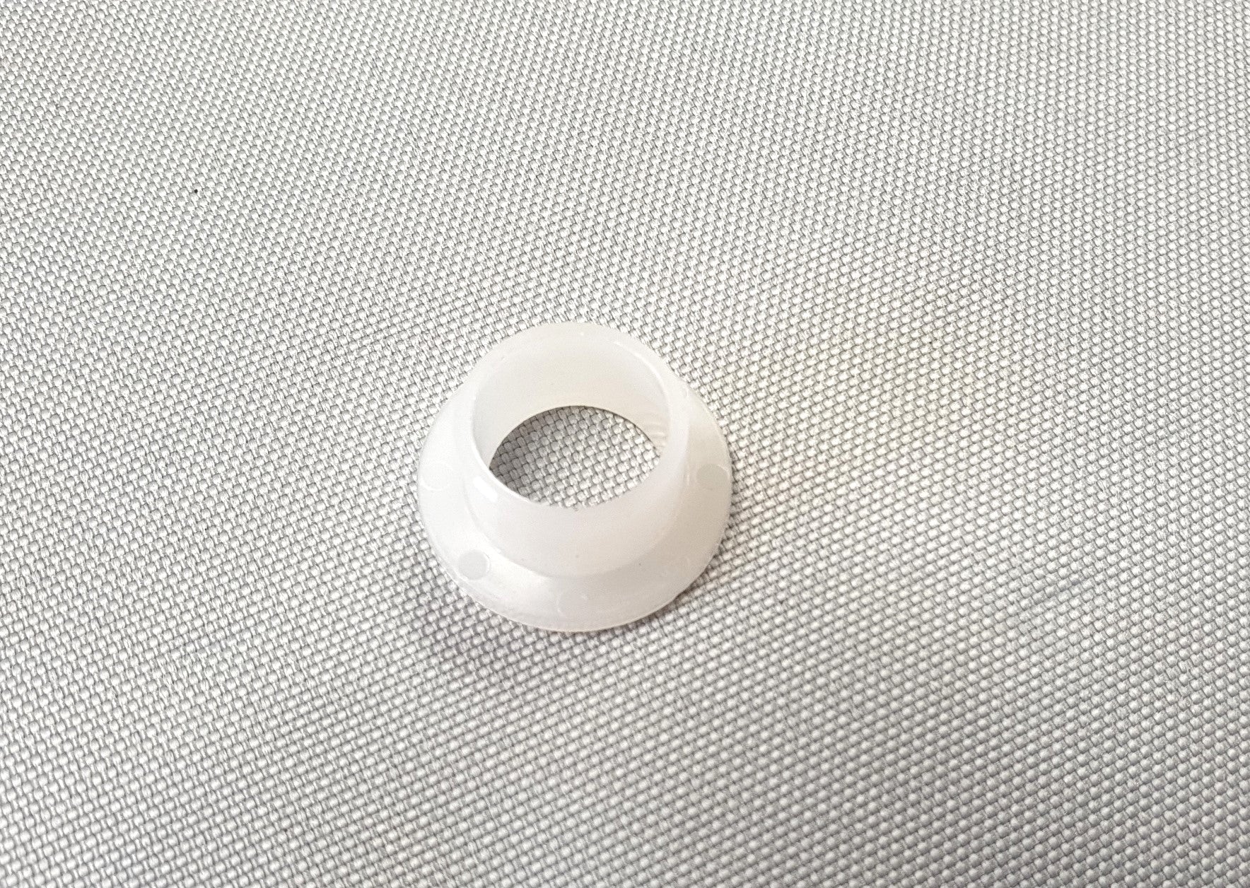 New Genuine Makita 415148-9 Nylon Bush 15 HM1800