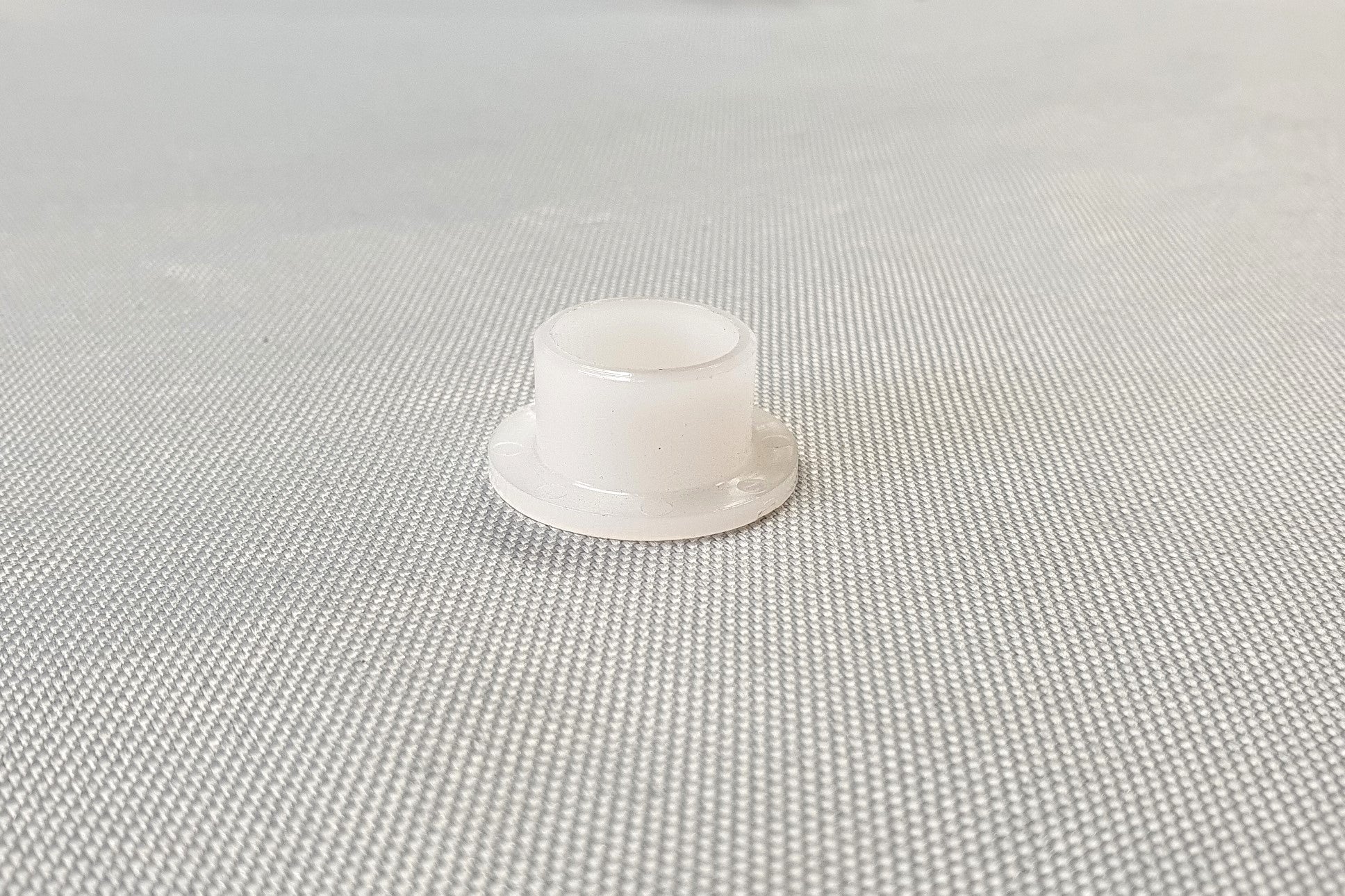 New Genuine Makita 415148-9 Nylon Bush 15 HM1800