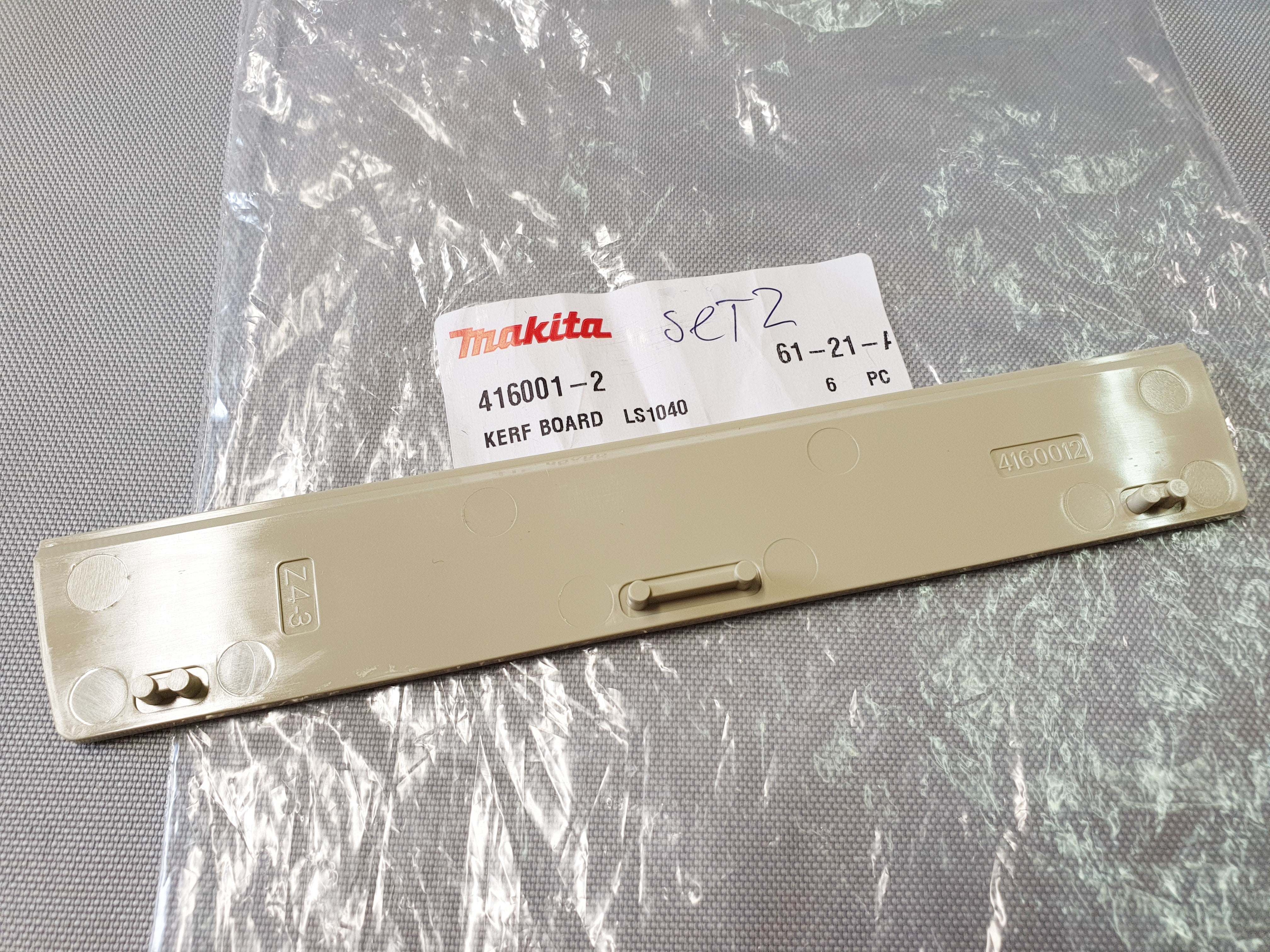 New Genuine Makita 416001-2 2pcs x Plastic Insert Kerf Board LS1040