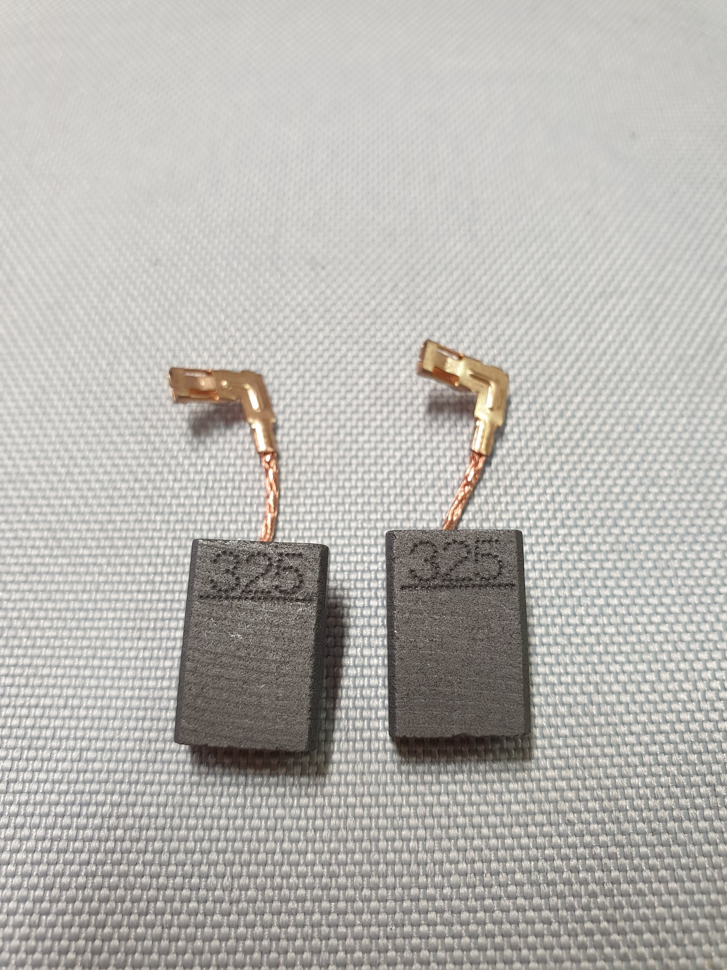 New Genuine Makita 5 x 194074-2 CB-325 Carbon Brushes 9560CV BO6040