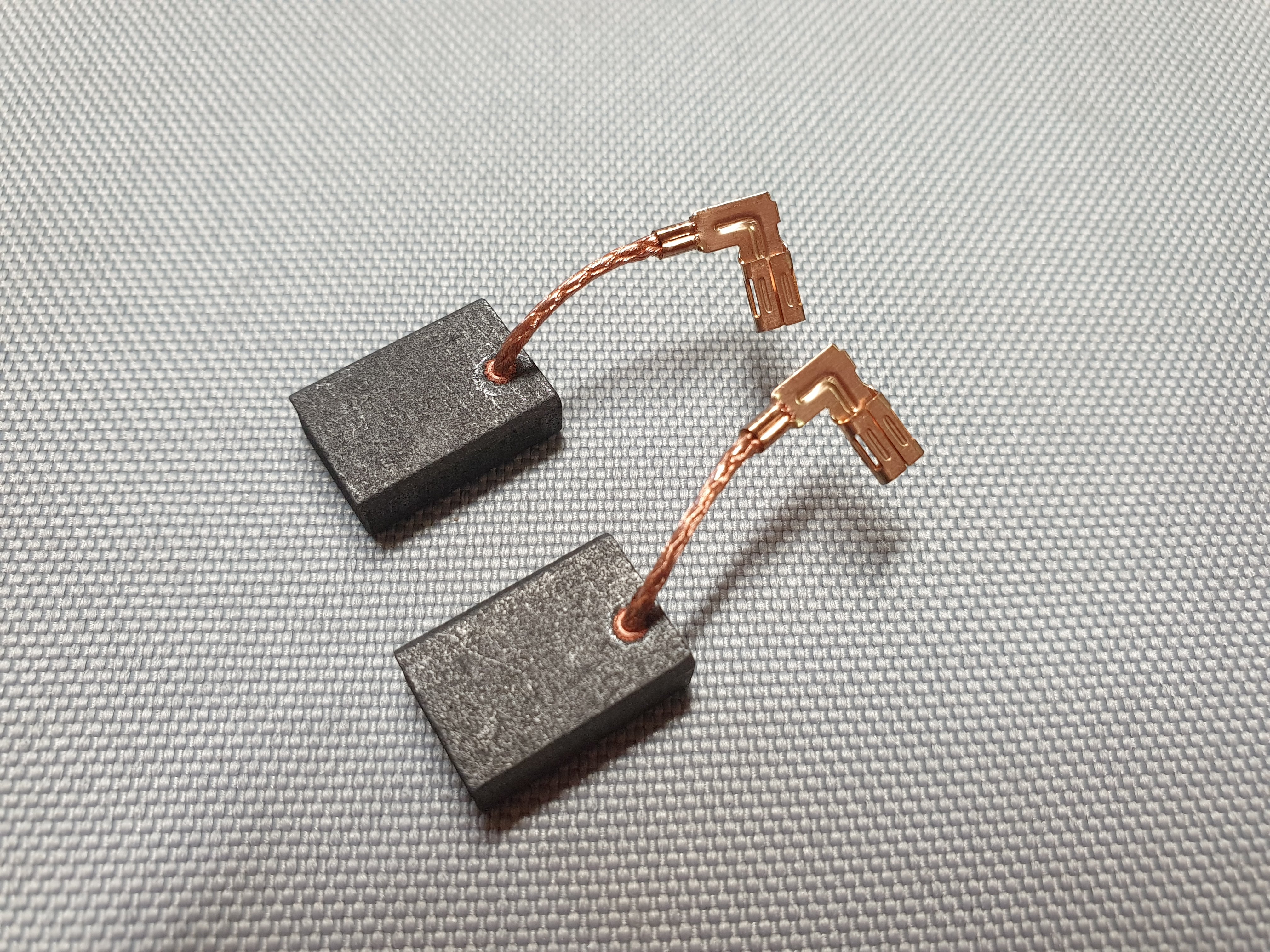 New Genuine Makita 5 x 194074-2 CB-325 Carbon Brushes 9560CV BO6040