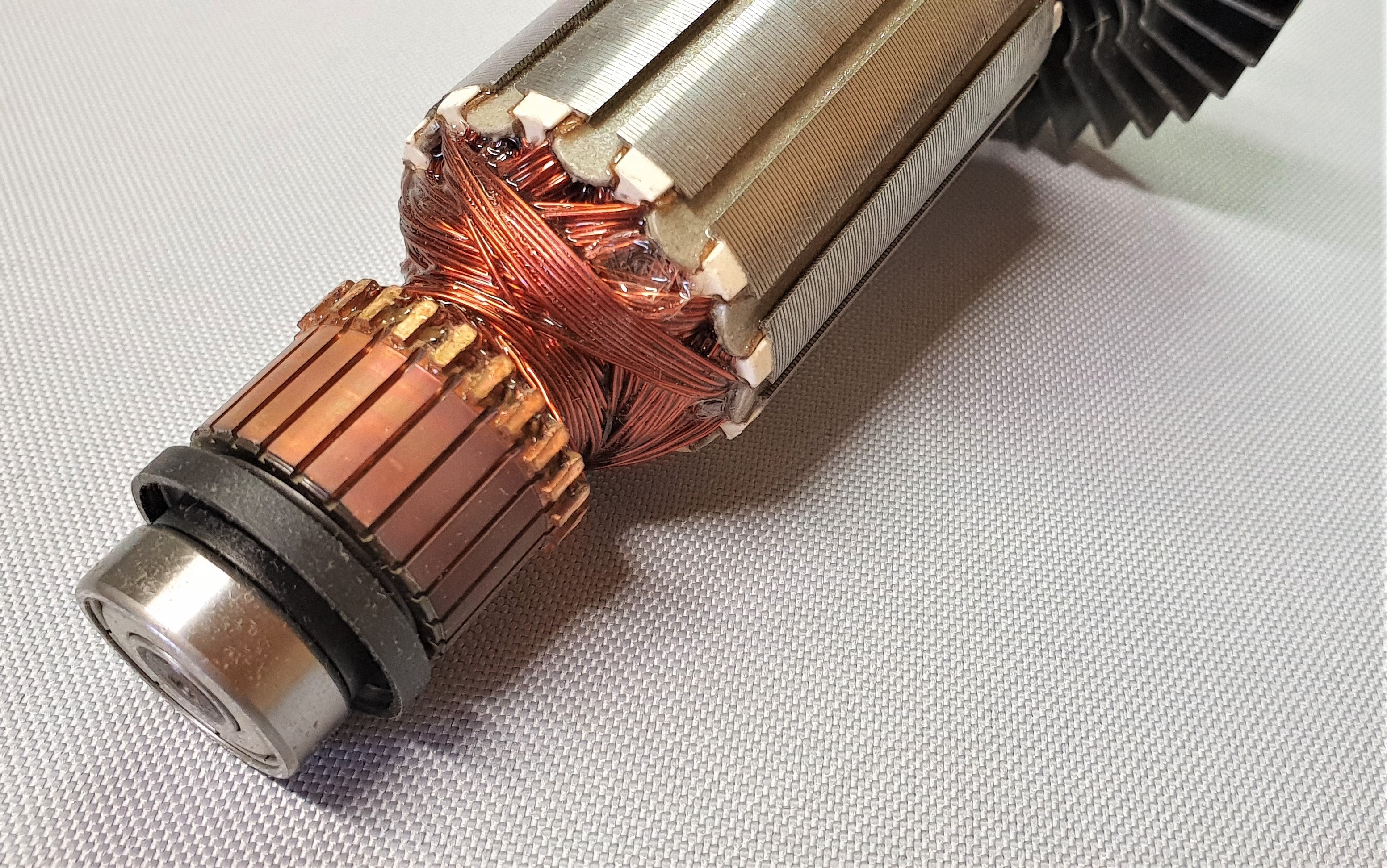 New Genuine Makita 513893-1 Armature Ass'y 220-240V UC3040A UC4041A UC3541/4041