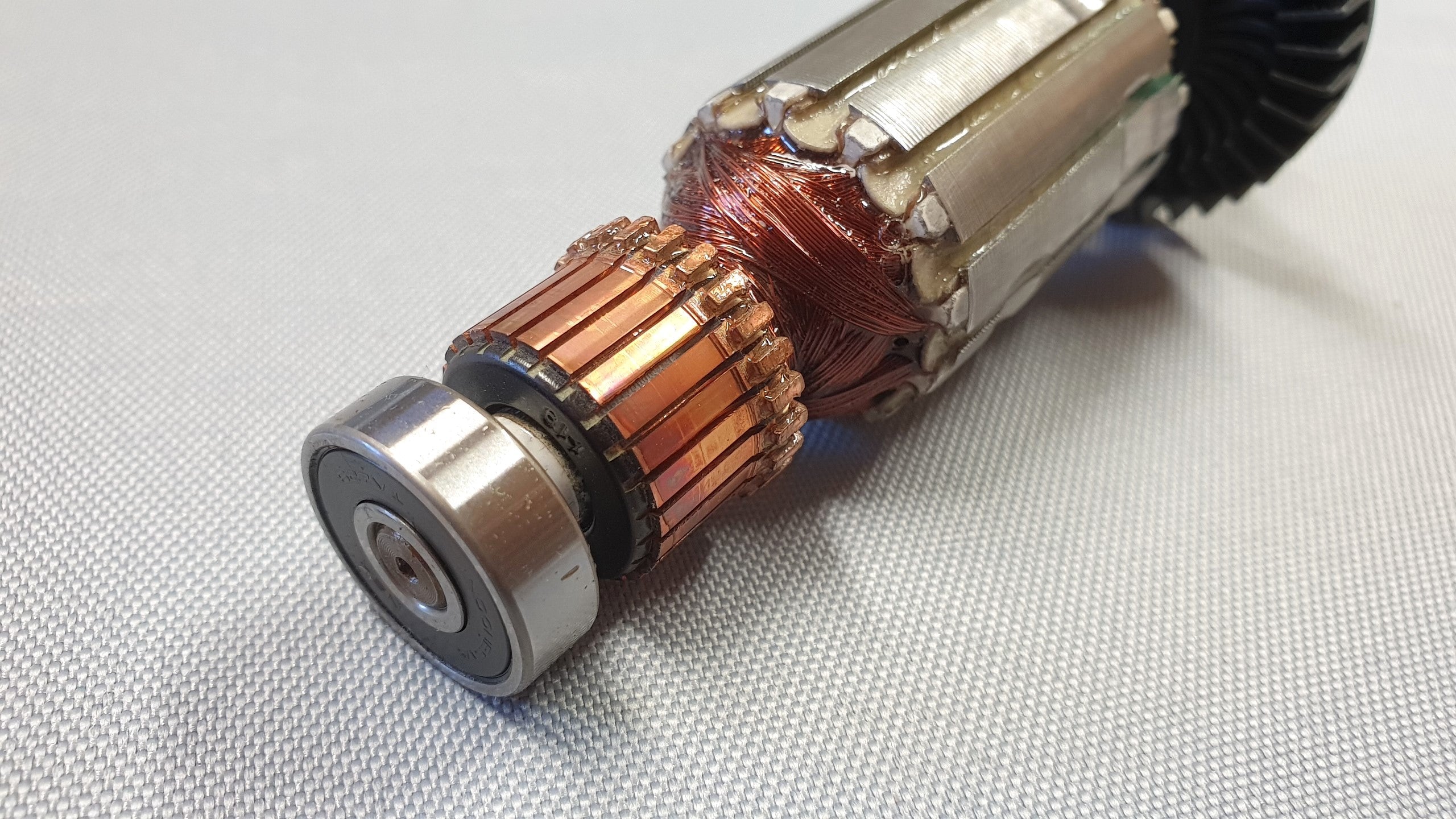 New Genuine Makita 515718-5 Armature Ass'y 220V for 4322 4324 4326 4327 4329