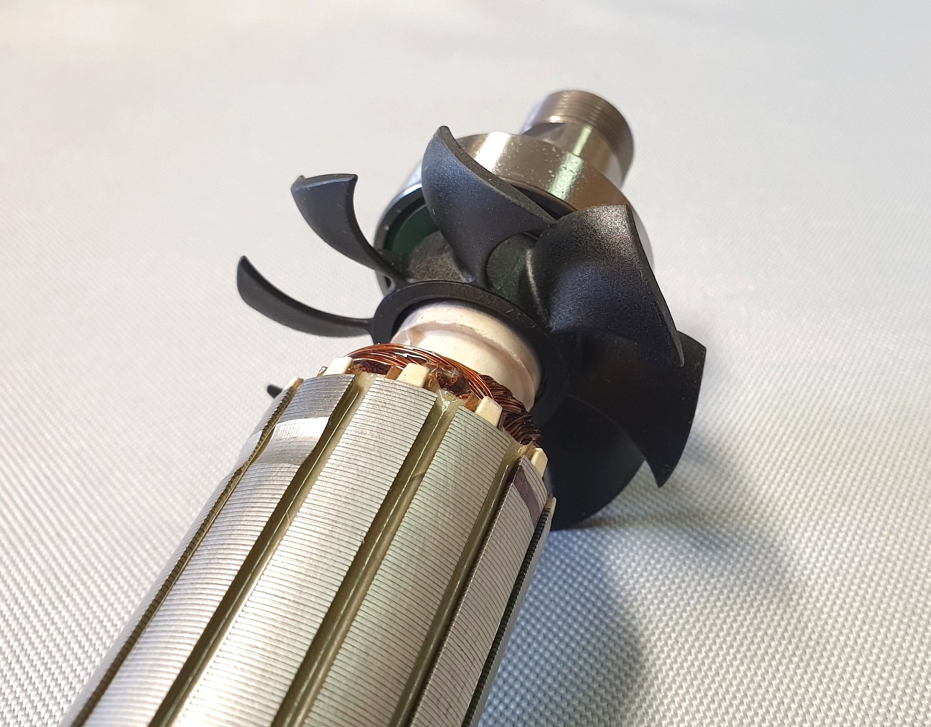 New Genuine Makita 515844-0 Armature Assembly for RT0700C