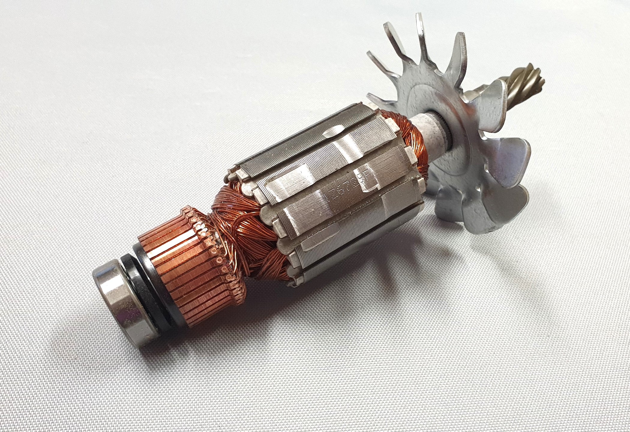 New Genuine Makita 516729-3 Armature Assembly 240V