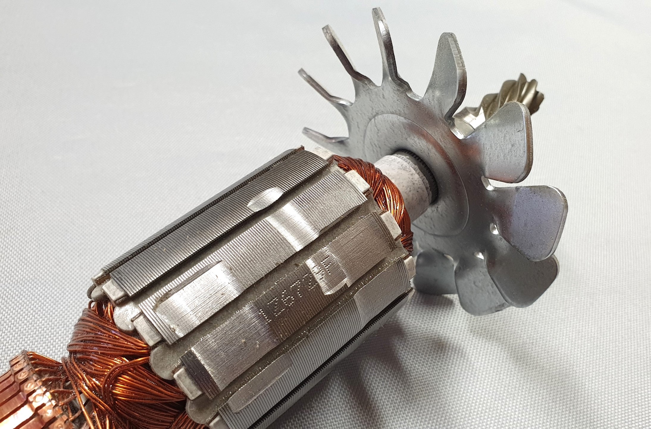 New Genuine Makita 516729-3 Armature Assembly 240V