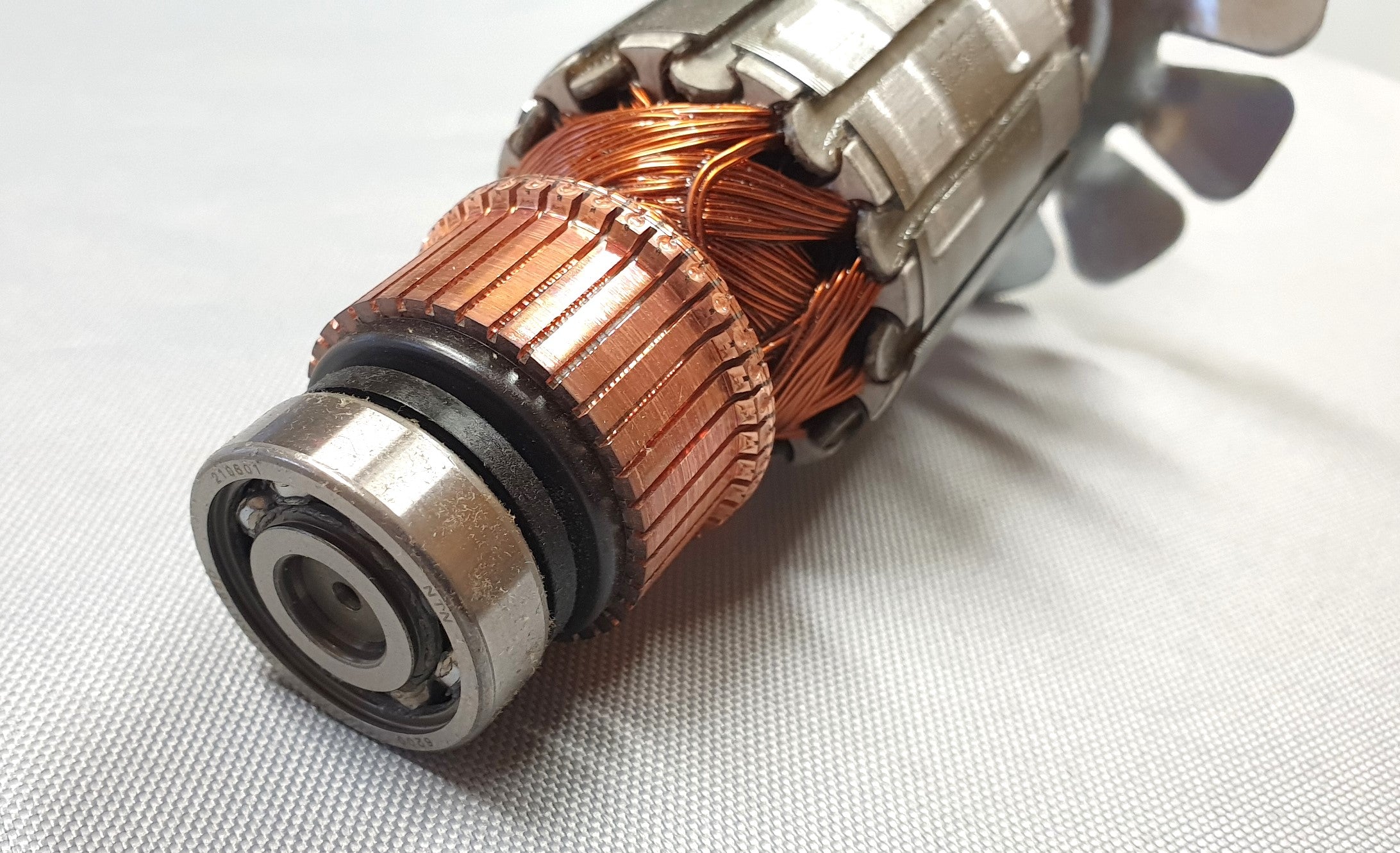 New Genuine Makita 516729-3 Armature Assembly 240V