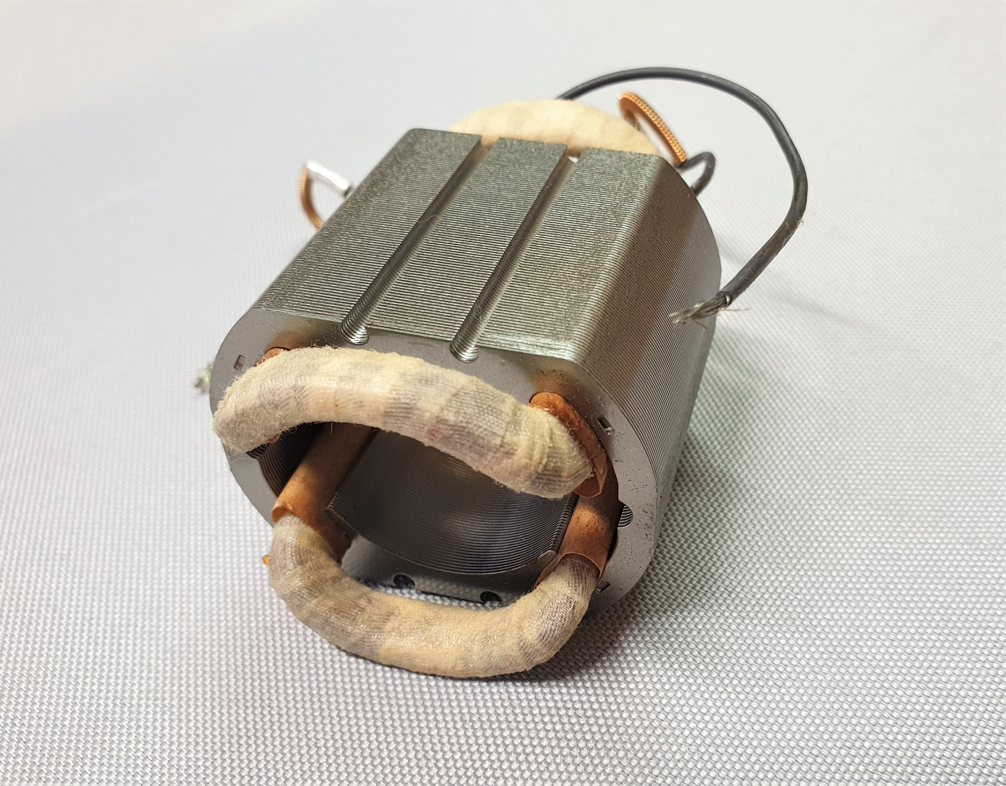 New Genuine Makita 521623-6 Field Assembly 220-240V for 9523NB 9524NB