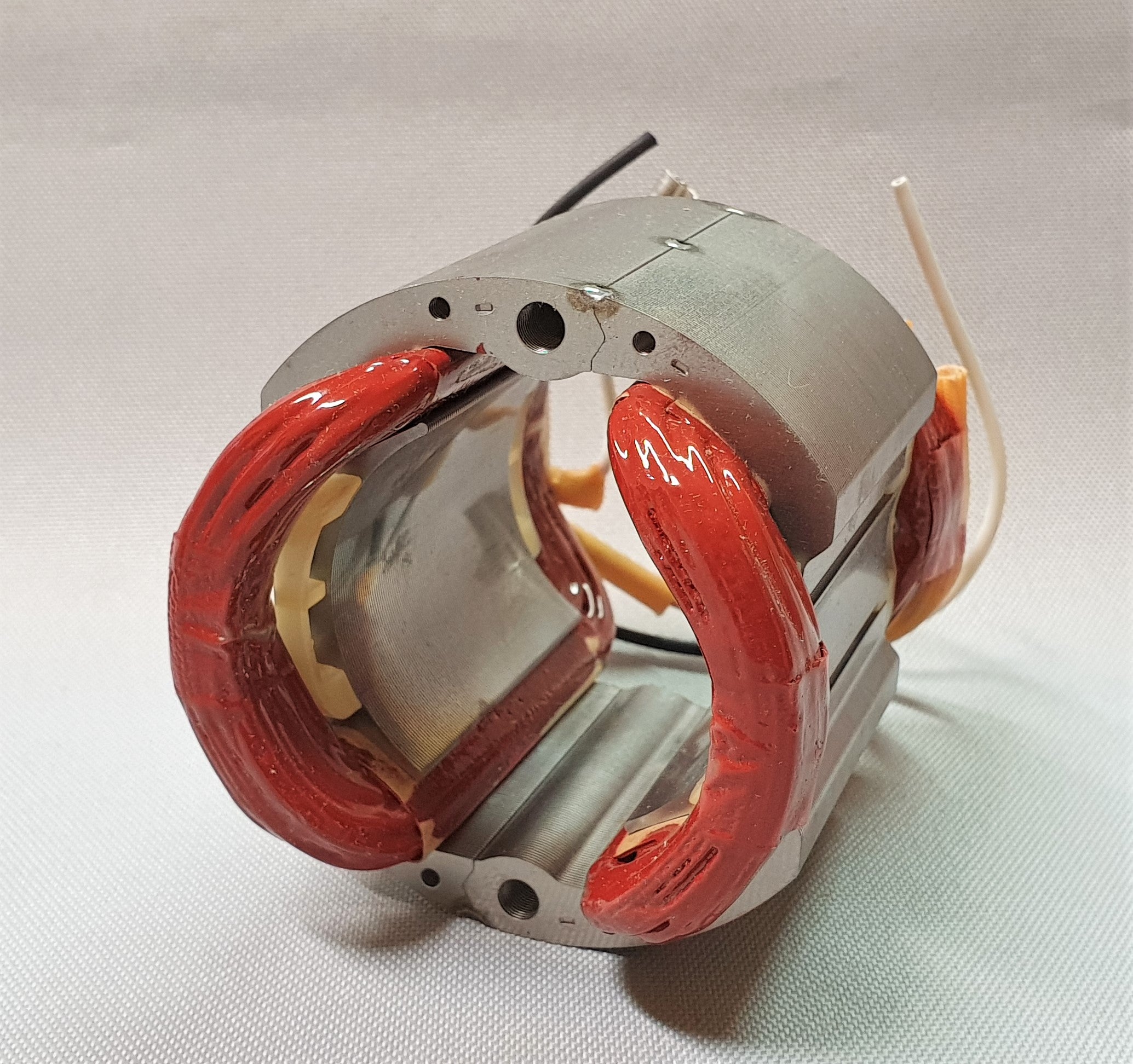 New Genuine Makita 527700-2 Field Assy 240V for GA7050