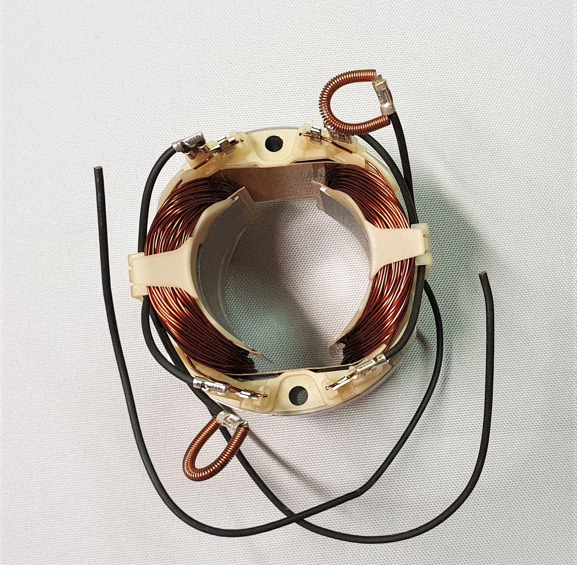 New Genuine Makita 596289-1 Field Ass'y 220-240V 5007MG 5008MG