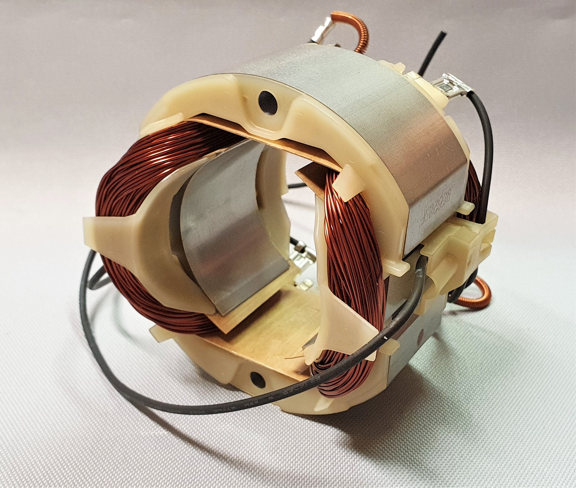 New Genuine Makita 596289-1 Field Ass'y 220-240V 5007MG 5008MG