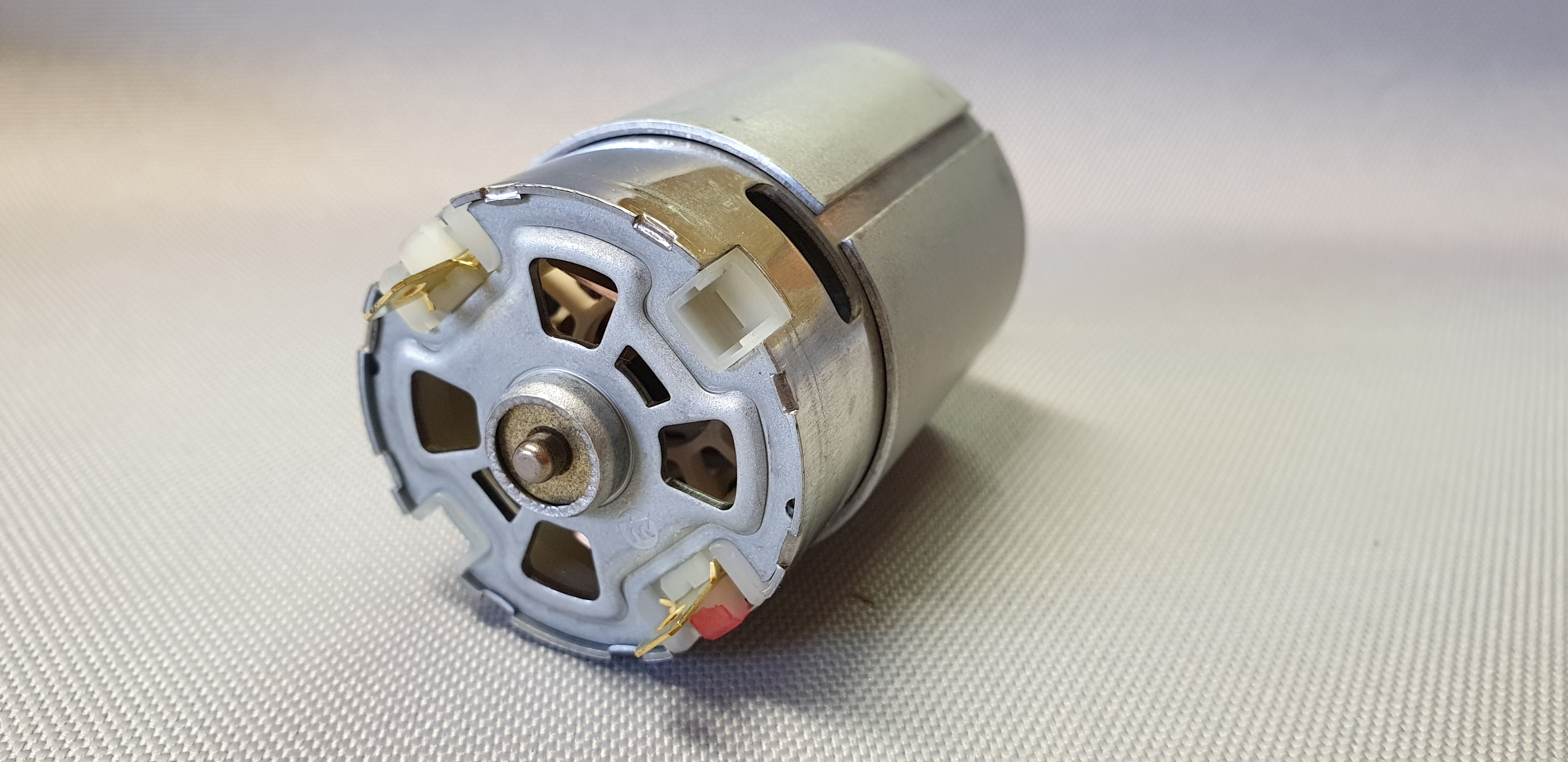 New Genuine Makita 629253-8 DC Motor 18V for XTP02