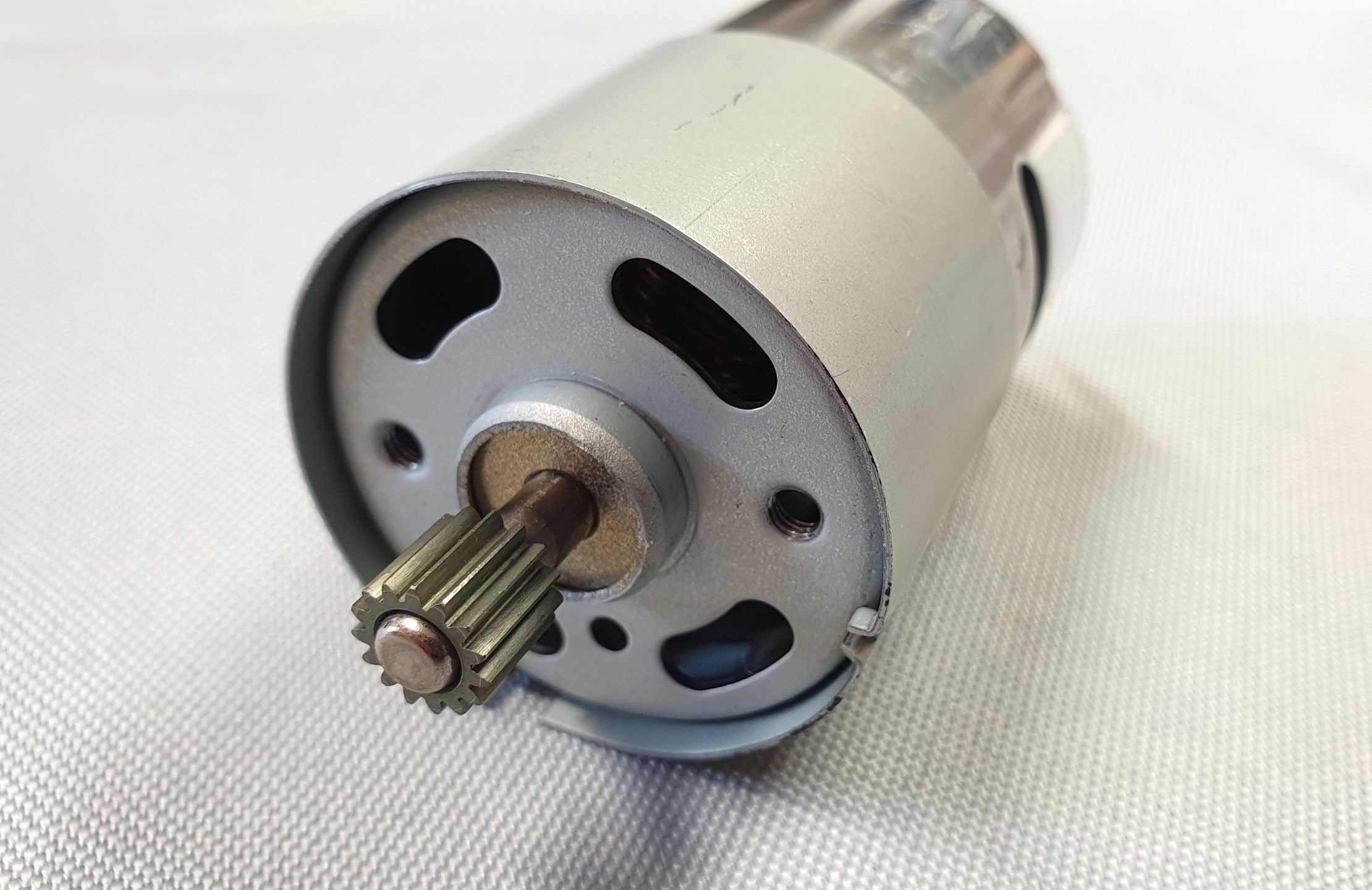 New Genuine Makita 629581-1 DC Motor 9.6V for 6095D UM1690D