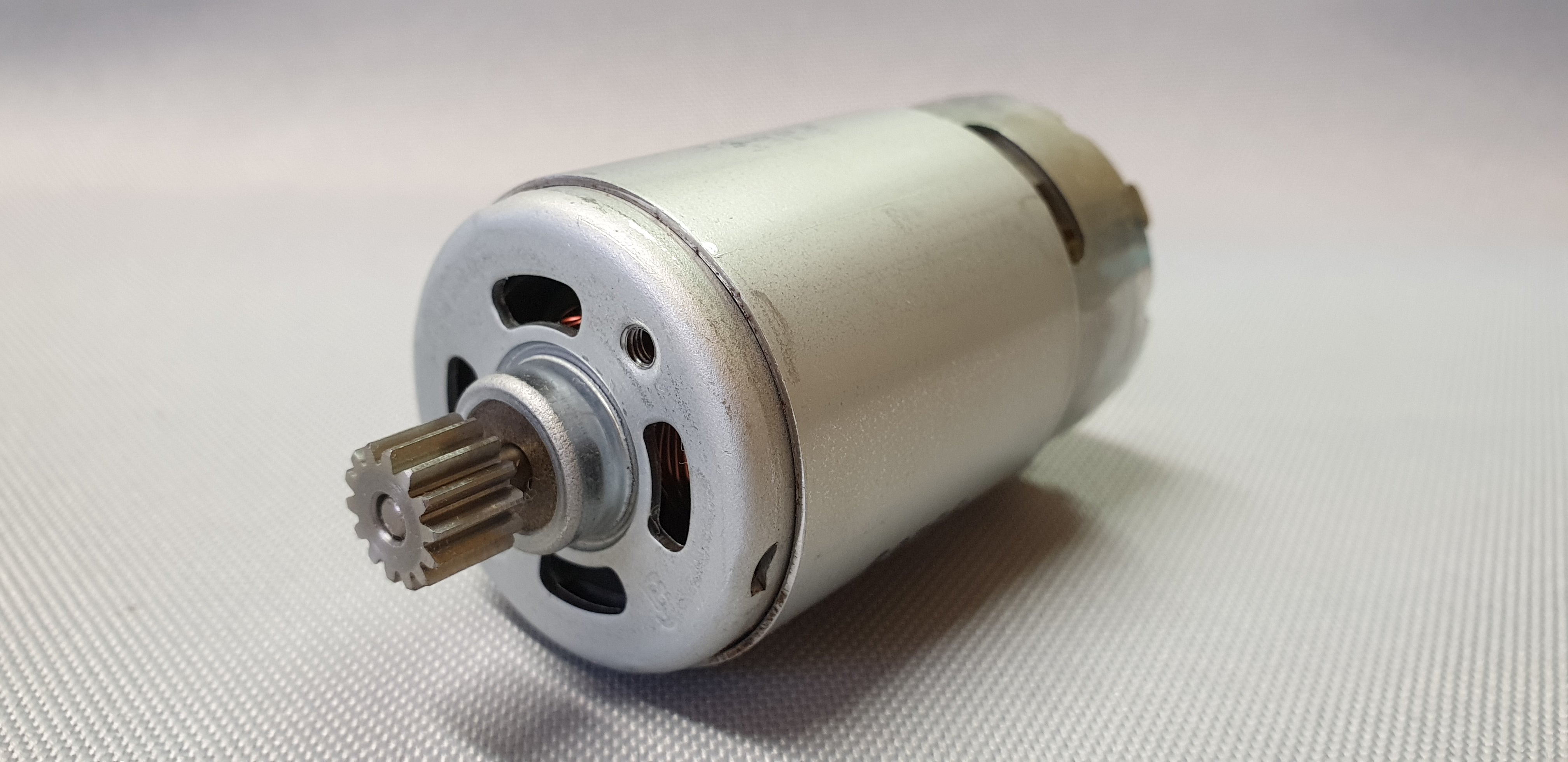 New Genuine Makita 629789-7 DC Motor 14.4V for 6228D 6328D